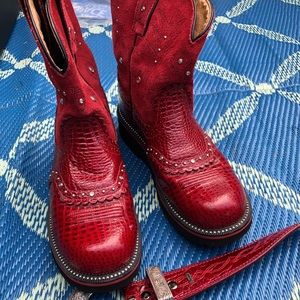 Red Ariat women’s boots and belt